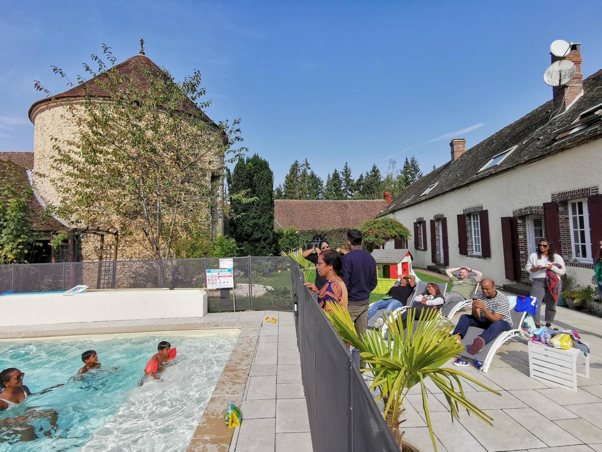 Domaine De Tardais, Ideal Famille Avec Piscine Et Nombreux Loisirs Senonches Exterior photo